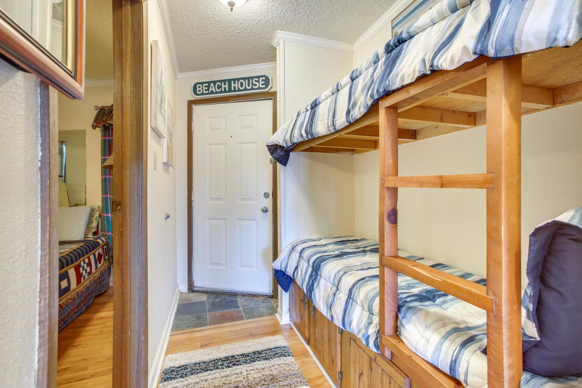 Апартаменты Galveston Retreat With Balcony And Gulf Views! Экстерьер фото