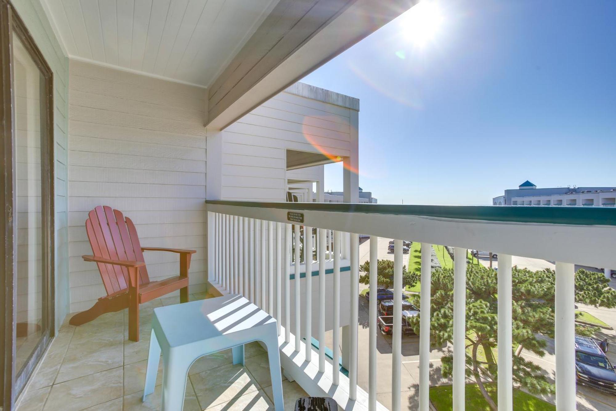 Апартаменты Galveston Retreat With Balcony And Gulf Views! Экстерьер фото